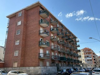 Polemica in via Ponderano per gli schiamazzi serali Polemica in via Ponderano per gli schiamazzi serali