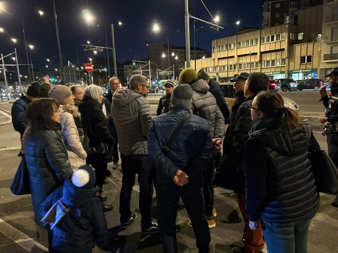 Cantieri, cordoli e pochi parcheggi: il caos della viabilità di piazza Stampini Cantieri, cordoli e pochi parcheggi: il caos della viabilità di piazza Stampini