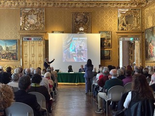 Vermeer: un dipinto che invita a rallentare ai tempi dello scrolling Vermeer: un dipinto che invita a rallentare ai tempi dello scrolling