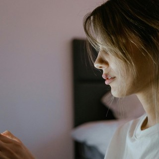 Dal cyberstalking al doxxxing, None guida alla scoperta della violenza ‘on-life’