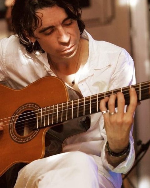 Diego Di Chiara e la sua chitarra