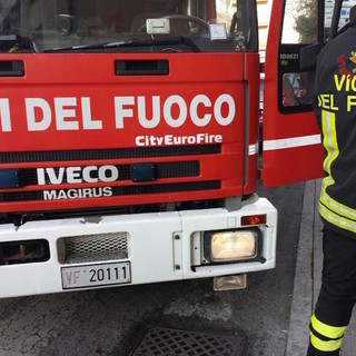 Crolla il soffitto nella cameretta del social housing: bambino in ospedale per lo shock