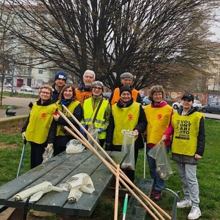 I volontari impegnati al parco di via Braccini