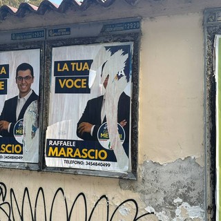 Il raid contro i manifesti