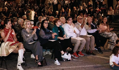 San Nicola cambia ritmo: a Vigone arrivano majorettes e basket