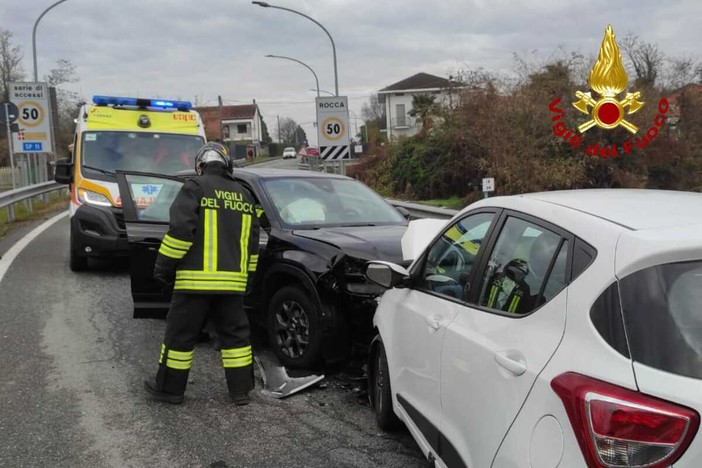 Incidente stradale a Villaraggia: coinvolte due auto, tre le persone ferite