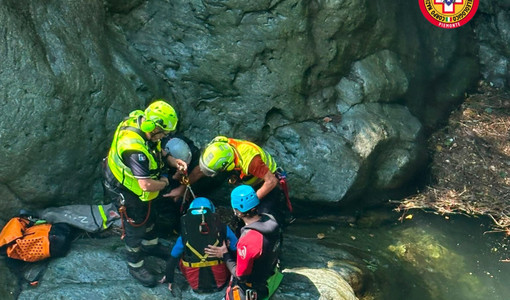 Canyonista ferito nel Rio Sessi, l'allarme parte dal dispositivo Apple: salvato dall'elicottero Canyonista ferito nel Rio Sessi, l'allarme parte dal dispositivo Apple: salvato dall'elicottero