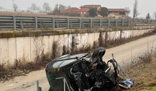Esce di strada in tangenziale: incidente lungo la Torino-Pinerolo