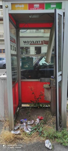 Cabine telefoniche addio in Circoscrizione 4, via a 13 rimozioni entro settembre Cabine telefoniche addio in Circoscrizione 4, via a 13 rimozioni entro settembre