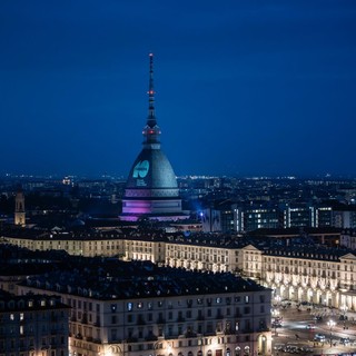 La Mole s'illumina per i dieci anni di Camera