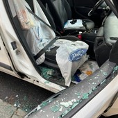 Furto in un'auto in via Gottardo