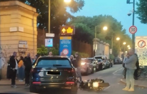 Scontro tra auto e moto in Quadrilatero Romano: ferito il centauro