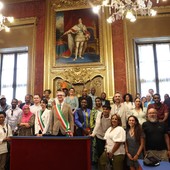 Torino celebra la Giornata del Rifugiato: la Sala Rossa diventa simbolo di accoglienza