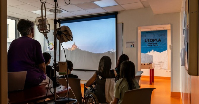 Un cinema di reparto apre nella Neuropsichiatria infantile dell’ospedale Regina Margherita