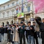 La protesta davanti a Palazzo Civico La protesta davanti a Palazzo Civico
