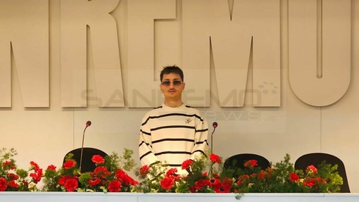 Nayt a Torino per il firmacopie al Mondadori Bookstore