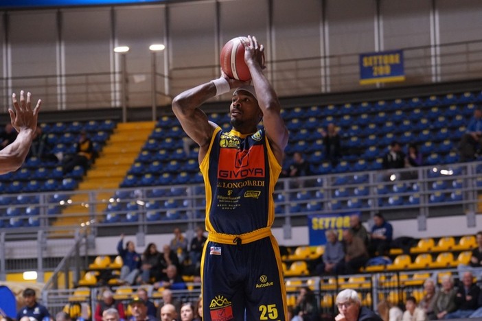 Basket, Terry Allen è il nuovo giocatore della Reale Mutua Basket Torino