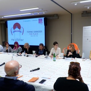 &quot;WillChair Table&quot; cambia la prospettiva per i giovani affetti dalla sclerosi multipla