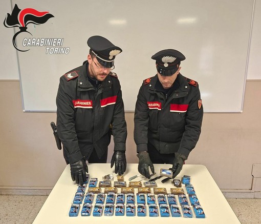 Trovati con quattro chili di hashish in casa: arrestati padre e figlio a Ivrea