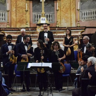 Orchestra Mandolinistica Città di Torino
in concerto con “I Cantastorie” Orchestra Mandolinistica Città di Torino
in concerto con “I Cantastorie”