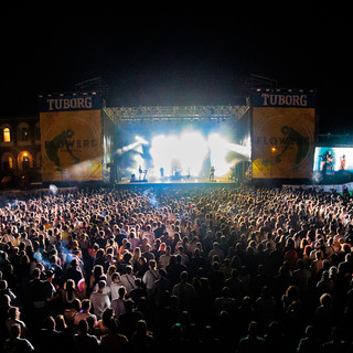10 anni di Flowers Festival: tra gli artisti Lucio Corsi, Willie Peyote, Fabri Fibra, Afterhours