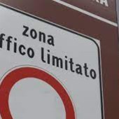 Cartello della zona a traffico limitato Cartello della zona a traffico limitato