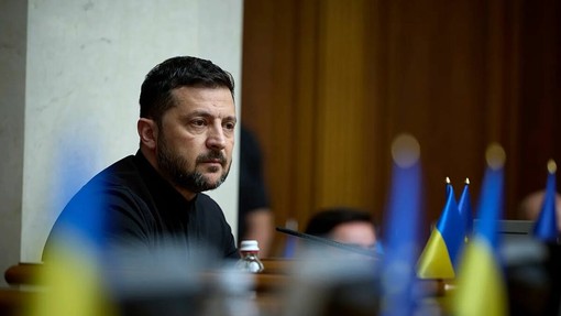 L’Europa dà altri soldi all’Ucraina per energia e armi L’Europa dà altri soldi all’Ucraina per energia e armi