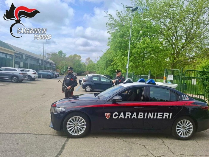 Dopo un mese di indagini, i carabinieri sono risaliti all'identità del ventenne