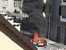 Auto in fiamme in corso Vercelli Auto in fiamme in corso Vercelli