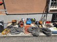 La refurtiva e le armi recuperate dai carabinieri La refurtiva e le armi recuperate dai carabinieri