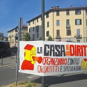 Case popolari, esplode la protesta davanti all'Atc: "Basta pagare al buio" Case popolari, esplode la protesta davanti all'Atc: "Basta pagare al buio"