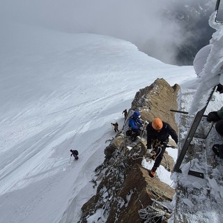 Il Politecnico di Torino sul tetto d'Europa: installata sul Monte Rosa la stazione Gps più alta del continente Il Politecnico di Torino sul tetto d'Europa: installata sul Monte Rosa la stazione Gps più alta del continente