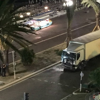 Coppia torinese sopravvissuta alla strage di Nizza: &quot;Sono vittime terrorismo&quot;. Condannato Viminale