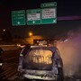 Veicolo in fiamme nella notte su corso Allamano: nessun ferito, traffico ancora bloccato