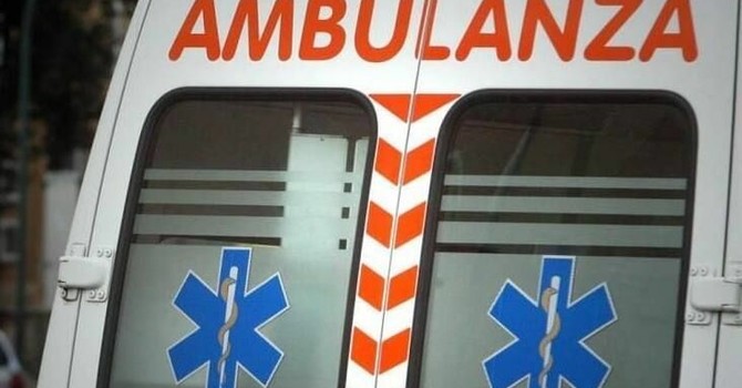 Furto su un'ambulanza: rubati uno zaino per i soccorsi e un defibrillatore