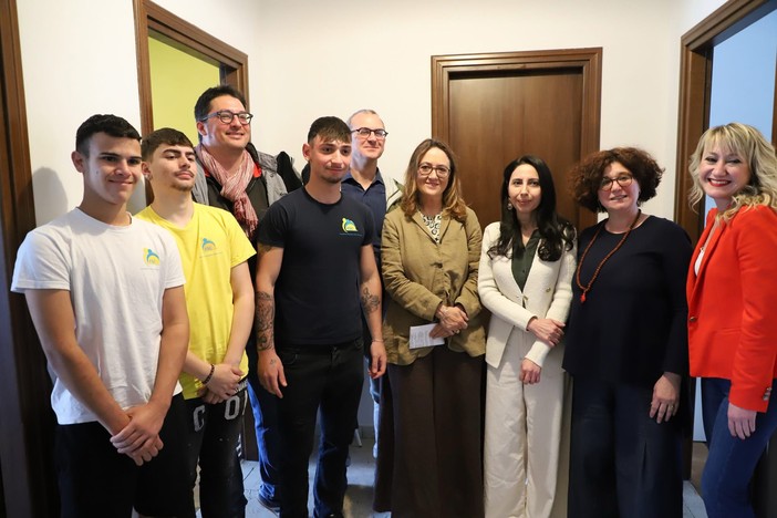 L'inaugurazione dell'alloggio (Foto: Profilo Facebook Libera Piemonte)