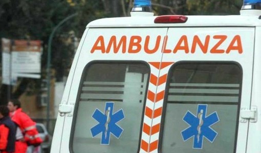 Ferito alla mano per scoppio di petardo durante corteo tifosi pallavolo: 22enne in ospedale