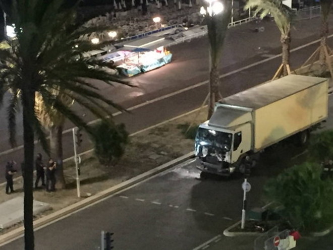 Coppia torinese sopravvissuta alla strage di Nizza: &quot;Sono vittime terrorismo&quot;. Condannato Viminale