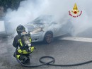 L'auto di Nichelino che ha preso fuoco