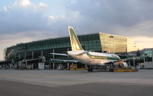 Il pianoforte all'aeroporto di Torino debutta con la Bohème