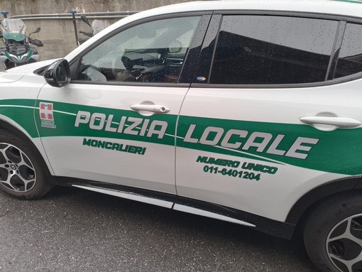 Sull'accaduto indaga la Polizia locale di Moncalieri Sull'accaduto indaga la Polizia locale di Moncalieri