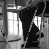 Torna a camminare a 100 anni grazie all’equipe di ortopedia dell'Asl To5