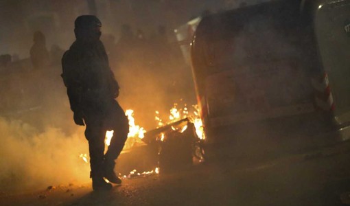 Condanne bipartisan dopo gli scontri al corteo