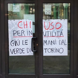 "Chiuso per inutilità", attacco agli uffici del Verde di Torino. Tresso: "Atto vile di minaccia"