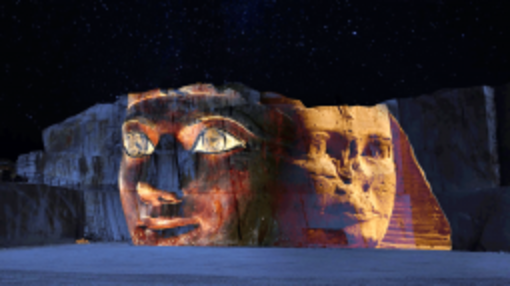 Un'inedita e colossale Aida: il 20 luglio spettacolo immersivo con proiezioni su pareti di roccia alte 30 metri