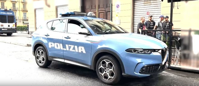 Controlli in zona Aurora: 91 persone identificate, 3 denunciate, chiusi 2 locali Controlli in zona Aurora: 91 persone identificate, 3 denunciate, chiusi 2 locali