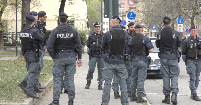 Nuovi agenti di Torino senza equipaggiamento: il Siulp scrive al capo della Polizia Nuovi agenti di Torino senza equipaggiamento: il Siulp scrive al capo della Polizia