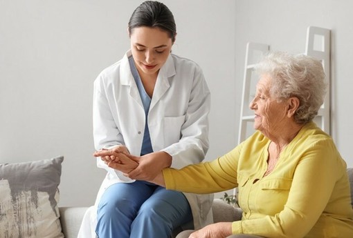 Domicare: il servizio della Clinica Fornaca che porta l’assistenza direttamente a casa