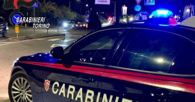 Colpisce la mamma con una sparachiodi alla testa: grave donna di 65 anni Colpisce la mamma con una sparachiodi alla testa: grave donna di 65 anni