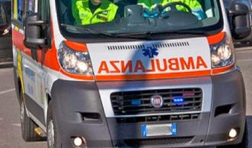 Operaio colto da malore mentre lavora sulla provinciale, muore a 63 anni